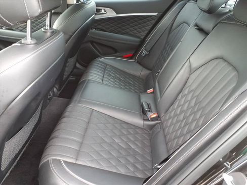 Used 2019 Genesis G70 3.3T Advanced w/ Prestige Package RWD image 13