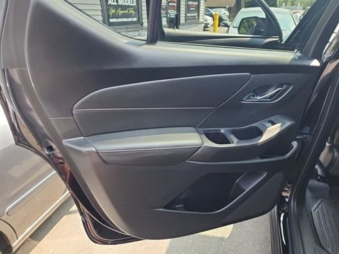 Used 2022 Chevrolet Traverse RS w/ LPO, Floor Liner Package AWD/4WD image 35