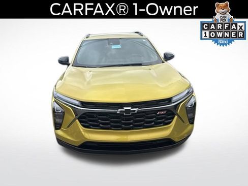 Used 2024 Chevrolet Trax RS w/ Driver Confidence Package FWD image 2