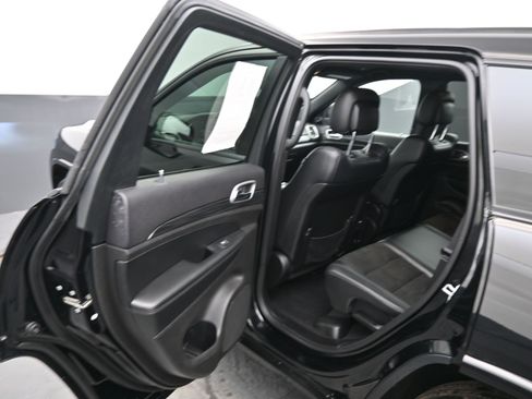 Used 2019 Jeep Grand Cherokee Altitude image 14