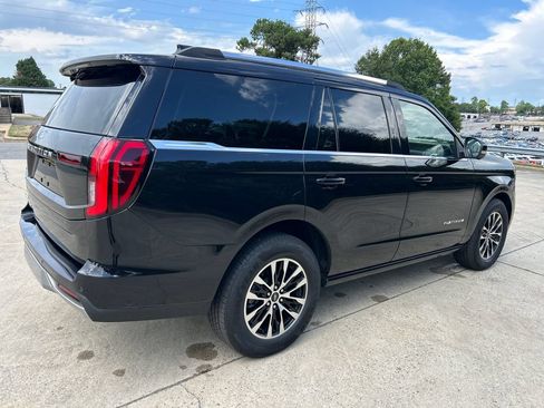 Used 2025 Ford Expedition Platinum AWD/4WD image 5