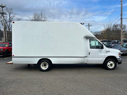 Used 2019 Ford E-350 and Econoline 350 Super Duty RWD image 7