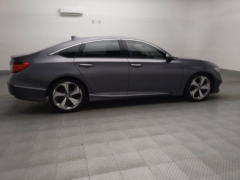 Used 2018 Honda Accord Touring image 10