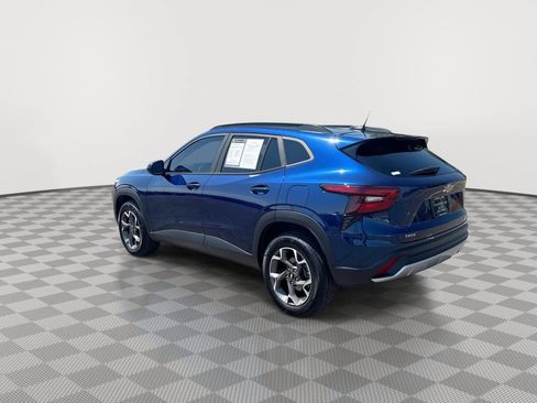 Certified 2024 Chevrolet Trax LT FWD image 8