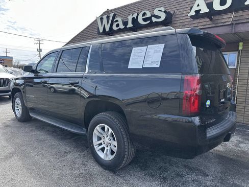 Used 2018 Chevrolet Suburban LT image 3