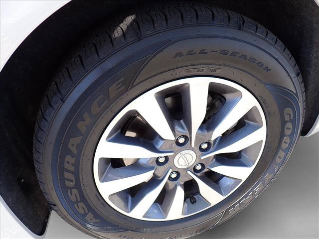 Used 2020 Chrysler Pacifica Limited w/ Advanced Safetytec Group FWD image 7