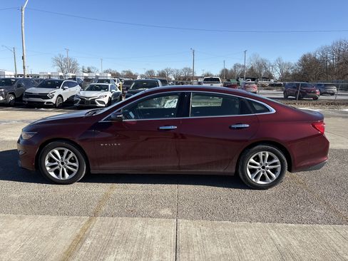 Used 2016 Chevrolet Malibu LT image 1