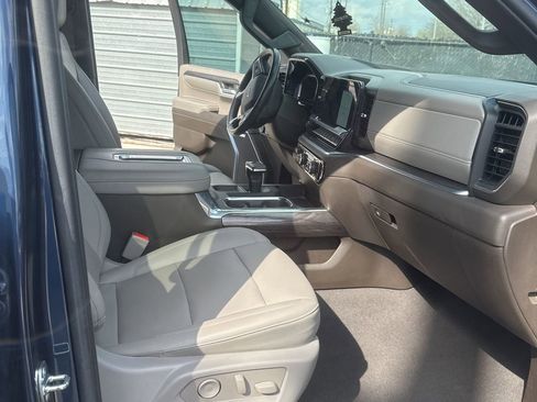 Used 2022 Chevrolet Silverado 1500 LTZ w/ LTZ Convenience Package II image 21