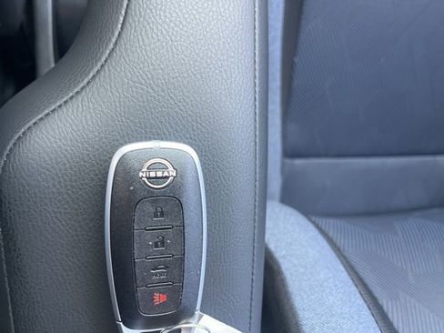 Used 2025 Nissan Versa SV w/ Trunk Package image 19