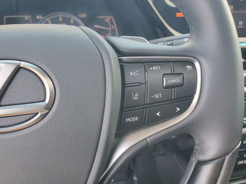 Used 2022 Lexus ES 350 Ultra Luxury w/ Accessory Package 2 image 25