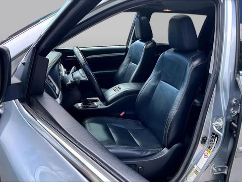 Used 2015 Toyota Highlander XLE AWD/4WD image 9