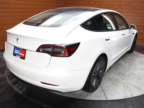 Used 2023 Tesla Model 3 Standard Range image 19