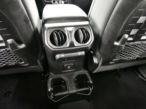 Used 2020 Jeep Gladiator Mojave AWD/4WD image 16