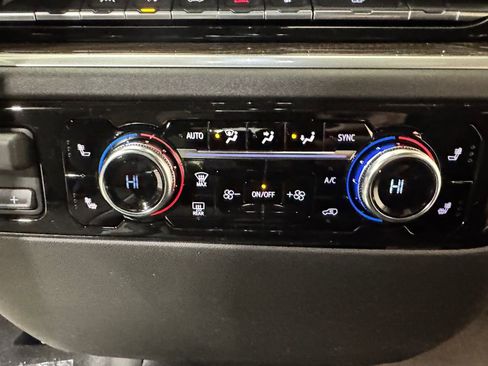 New 2026 GMC Sierra 1500 Elevation image 13