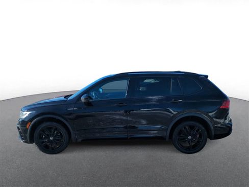 Used 2022 Volkswagen Tiguan SE R-Line image 5