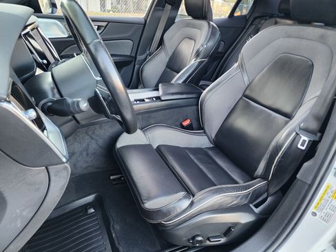 Used 2019 Volvo S60 T6 R-Design image 27