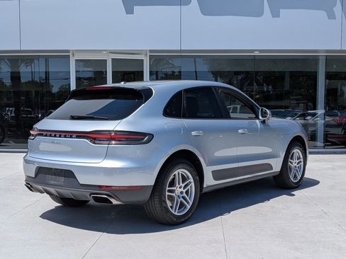 Certified 2019 Porsche Macan image 9