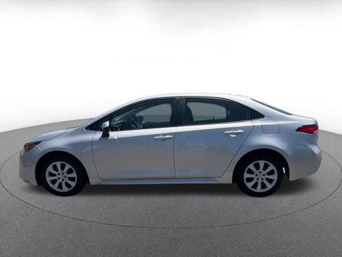 Used 2025 Toyota Corolla LE FWD image 9