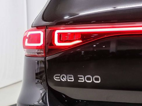 Certified 2023 Mercedes-Benz EQB 300 4MATIC image 11