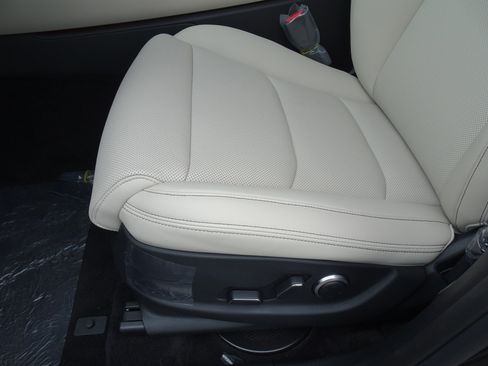 New 2026 Genesis GV70 2.5T Select image 7