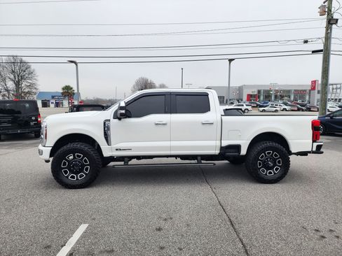 Used 2024 Ford F250 Platinum w/ FX4 Off-Road Package image 11