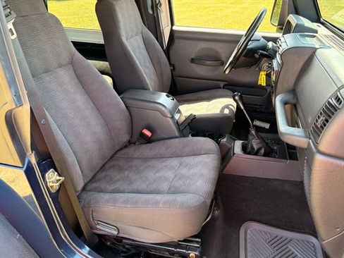 Used 2005 Jeep Wrangler Rubicon w/ Security Group AWD/4WD image 20