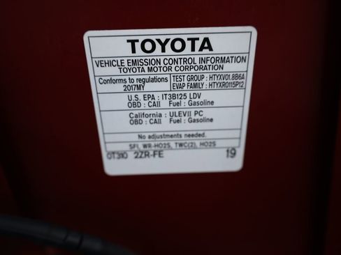 Used 2017 Toyota Corolla SE image 35
