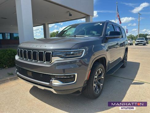 Used 2024 Jeep Wagoneer Series III AWD/4WD image 1