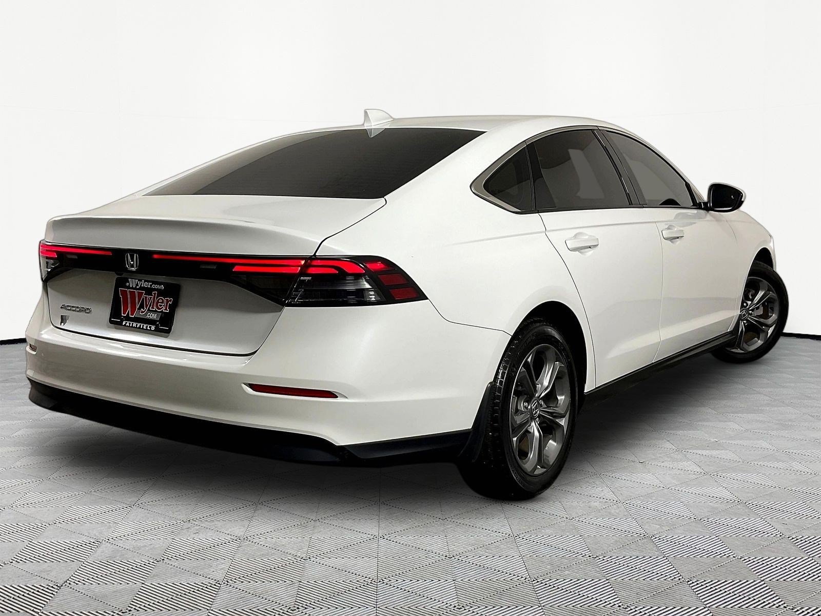 Used 2023 Honda Accord EX image 6