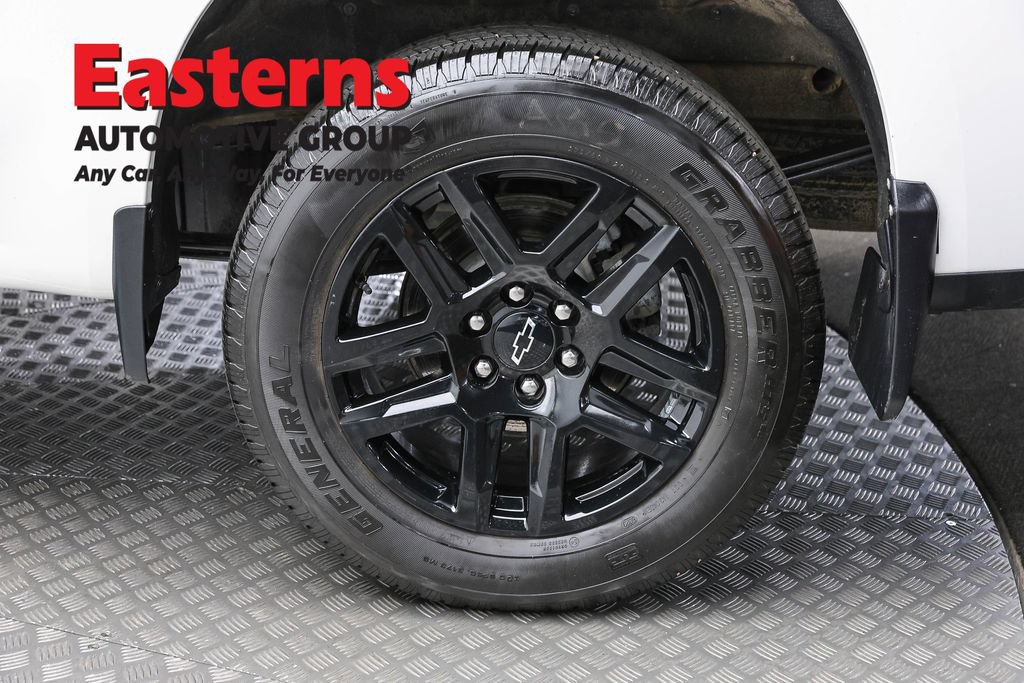 Used 2024 Chevrolet Silverado 1500 Custom w/ LPO, Dark Essentials Package AWD/4WD image 9