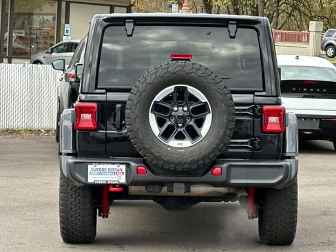Used 2022 Jeep Wrangler Unlimited Rubicon w/ LED Lighting Group AWD/4WD image 7