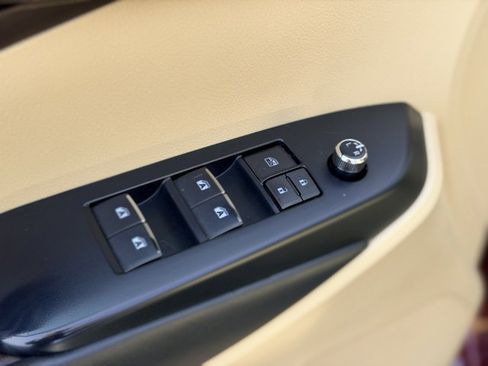 Used 2018 Toyota Highlander Limited image 19