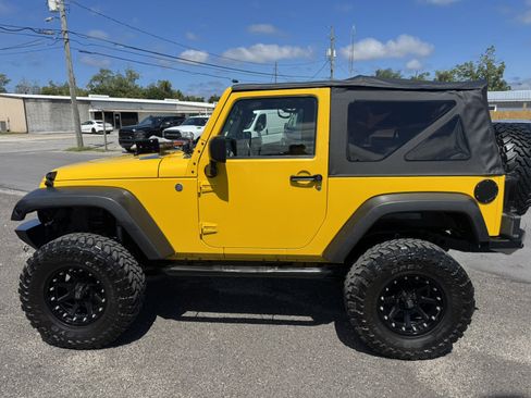 Used 2008 Jeep Wrangler Rubicon w/ Dual Top Group AWD/4WD image 8