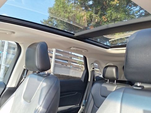 Used 2021 Ford Edge Titanium image 23