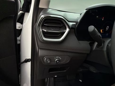 Used 2025 Chevrolet TrailBlazer LT AWD/4WD image 20