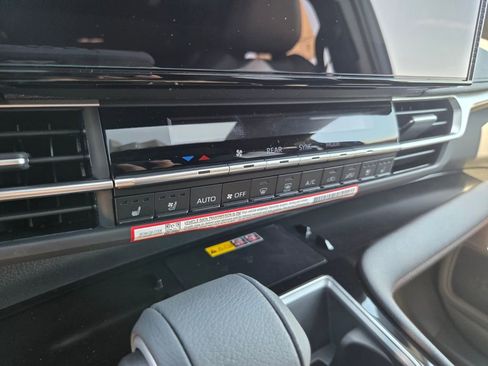 New 2026 Toyota Sienna Limited FWD image 22