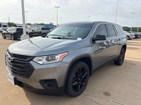 Used 2020 Chevrolet Traverse LS w/ LPO, Blackout Package FWD image 7
