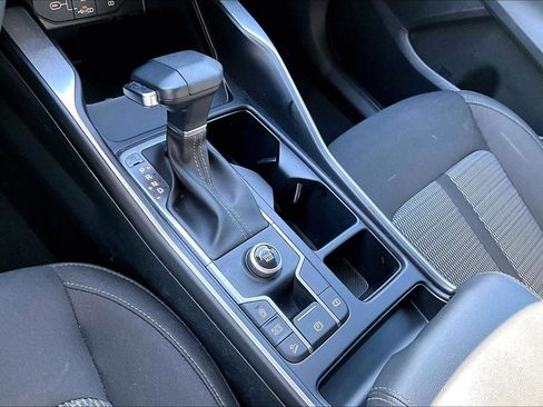 Used 2024 Kia Sorento LX image 25