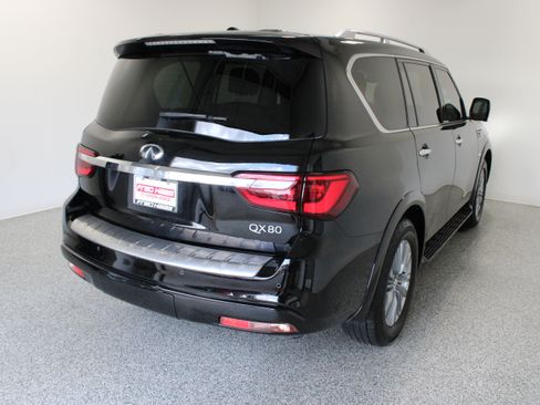 Used 2020 INFINITI QX80 Luxe w/ All-Season Package RWD image 7