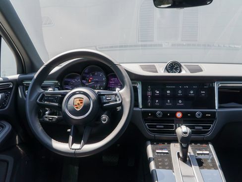 Certified 2026 Porsche Macan AWD/4WD image 22