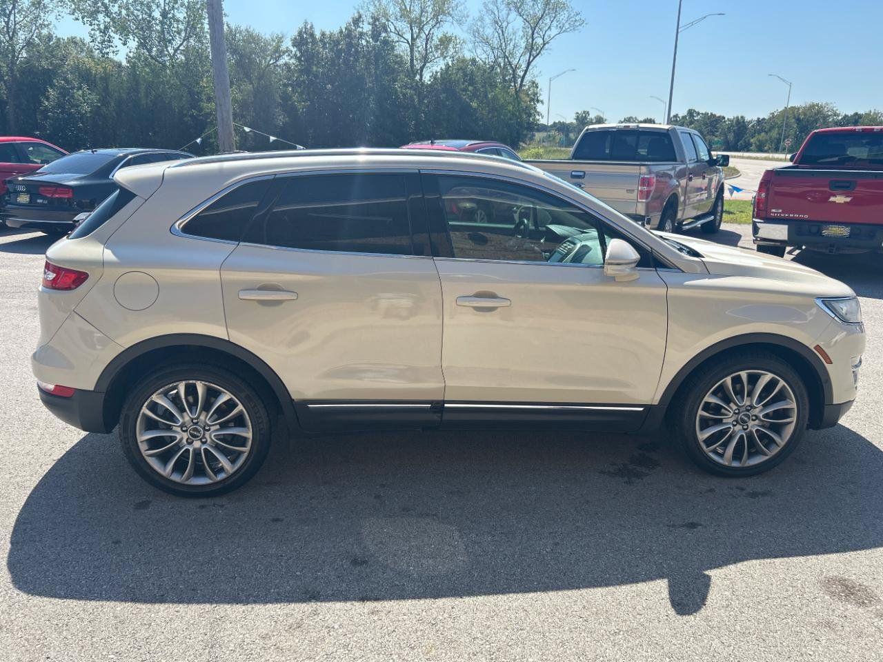 Used 2018 Lincoln MKC Reserve FWD image 4