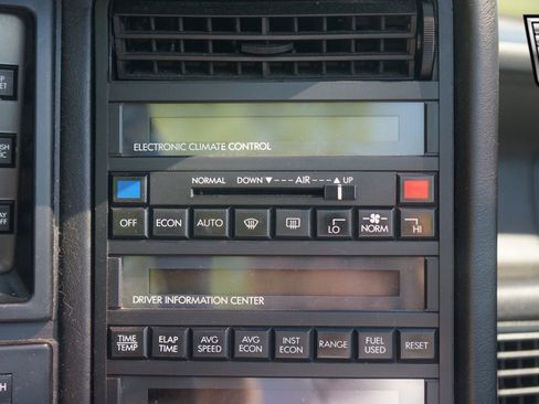 Used 1991 Cadillac Allante image 23