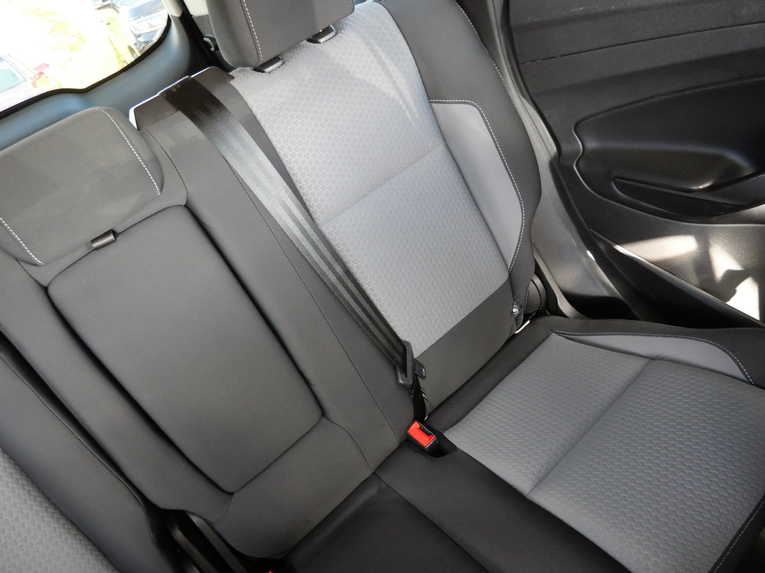 Used 2017 Ford Escape SE w/ Equipment Group 201A FWD image 8