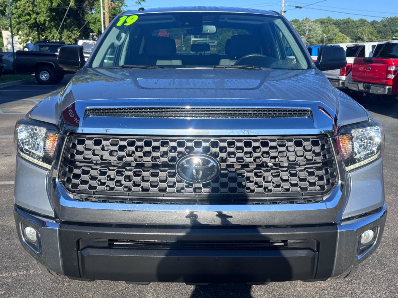 Used 2019 Toyota Tundra SR5 w/ SR5 Upgrade Package AWD/4WD image 8