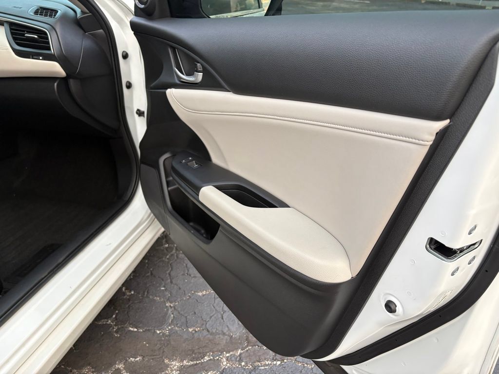 Used 2020 Honda Insight Touring image 11