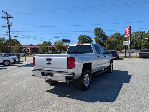 Used 2015 Chevrolet Silverado 2500 LT w/ Z71 Package, Off-Road image 7
