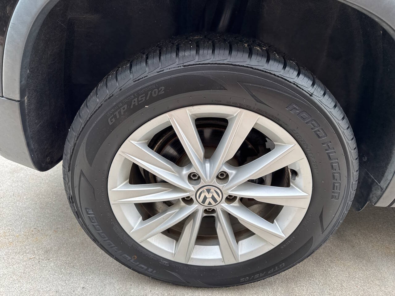 Used 2017 Volkswagen Tiguan S FWD image 25