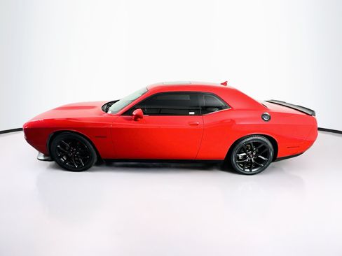 Used 2022 Dodge Challenger R/T w/ Blacktop Package RWD image 4