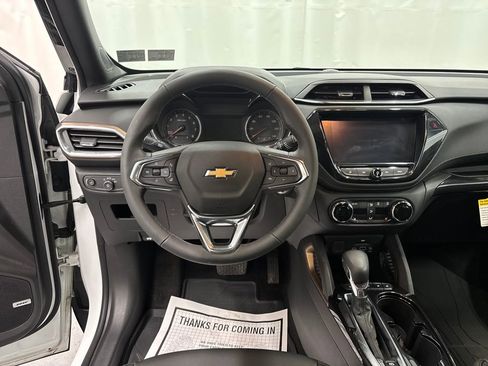 Used 2023 Chevrolet TrailBlazer ACTIV w/ Sun and Liftgate Package image 13