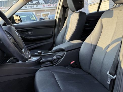 Used 2017 BMW 320i xDrive Sedan image 9